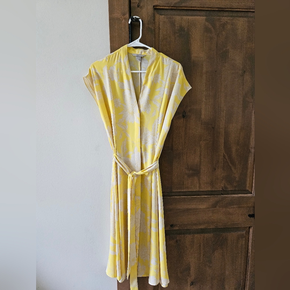 **NWOT** H&M Yellow/White Floral Shirtdress